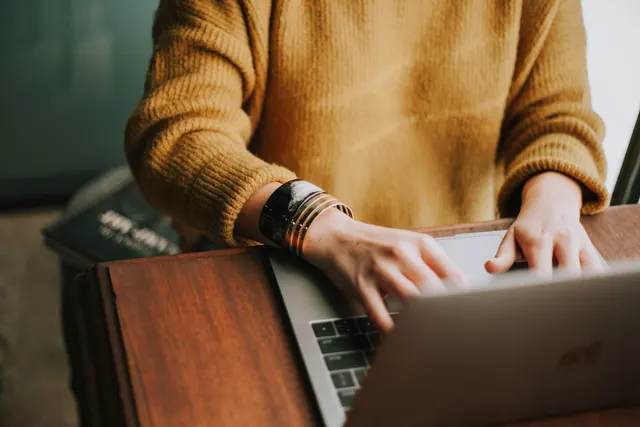 Online Return Form or Paper Form: Which Choice Is Better for Your Store?